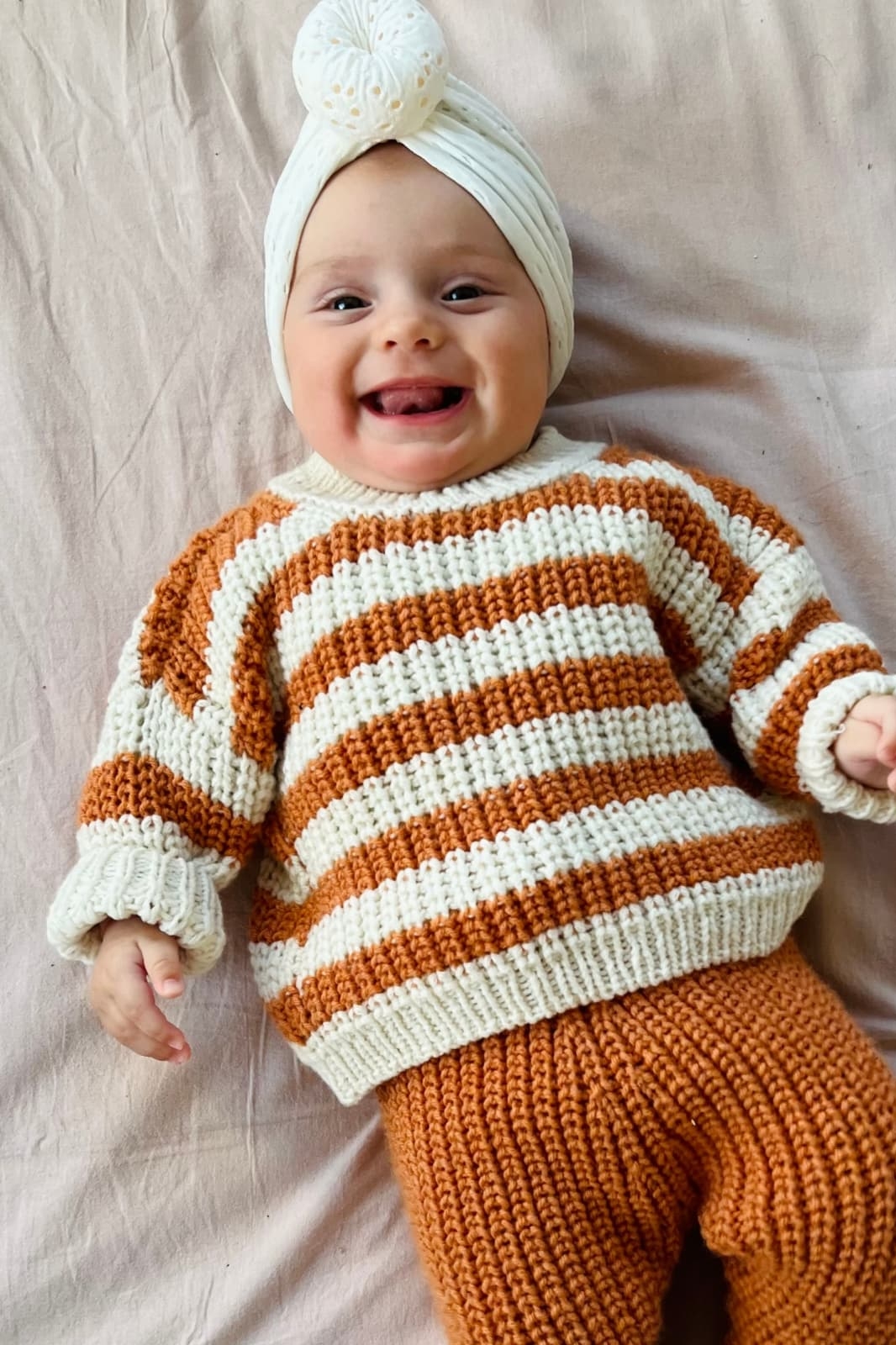 Джемпер в полоску для девочки 9-12 месяцев