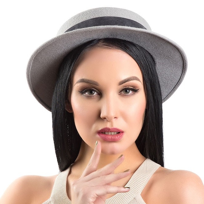 купить серая шляпка канотье, купить шляпку из фетра с полями, женская шляпка серая, купить шляпку в Москве, купить шляпку в Питере, дизайнерская шляпка, шляпка с прямыми полями, Анна Андриенко