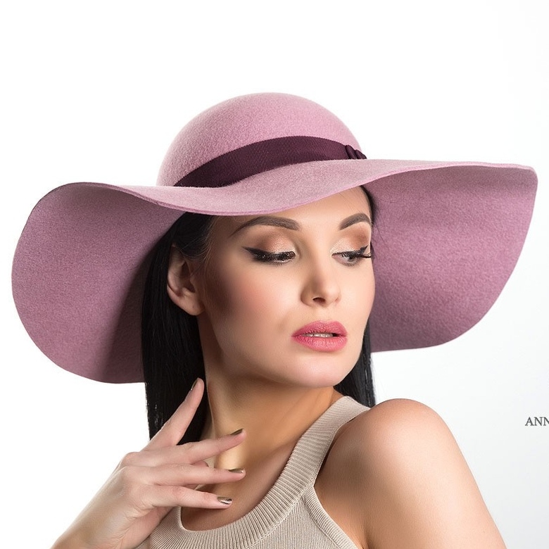 розовая осенняя шляпа, зимняя шляпа, весенняя шляпа, шляпа с большими полями, элегантная шляпа, дизайнерская шляпа, Анна Андриенко, шляпа как у Одри Хепберн, купить красную шляпу в Москве, купить шляпу Спб, флоппи, купить шляпу с мягкими полями