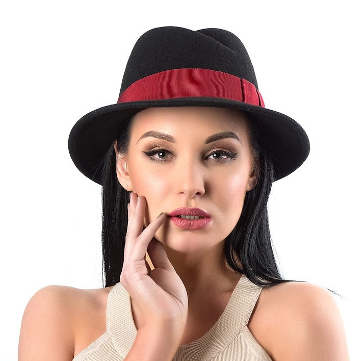 черная женская шляпа с бордовой лентой, купить шляпу спб, купить шляпу в Питере, купить шляпу в Москве, дизайнерская шляпа, Анна Андриенко, черная шляпа с полями, черная шляпа из фетра