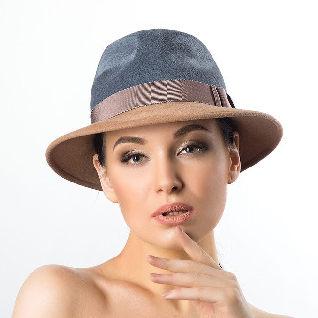 шляпы велюровые женские, купить велюровую шляпу, женские велюровые шляпы интернет магазин, купить шляпы женские из велюра,купить двухзцветную шляпу, купить осеннюю шляпу, купить весеннюю шляпу, купить шляпу из велюра в Питере, купить велюровую шляпу в Москве, зелено-коричневая двухцветная шляпа, купить дизайнерскую шляпу, Анна Андриенко