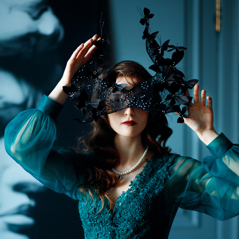 дизайнерский головной убор, шляпка-маска, необычный головной убор, необычная шляпка, купить шляпку для скачек, купить шляпку для фотосессии, купить шляпку для сцены, купить шляпку в Москве, купить шляпку в Питере, Анна Андриенко