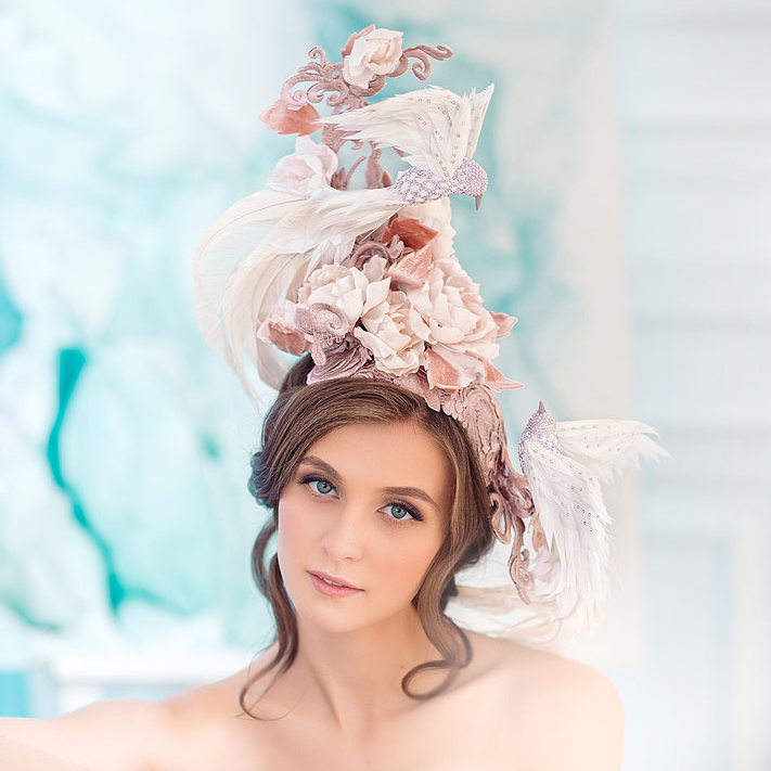 Дизайнерская шляпка от Анны Андриенко, эксклюзивная шляпка ручной работы, шляпка для скачек, эксклюзивная вечерняя шляпка, головные уборы Анны Андриенко