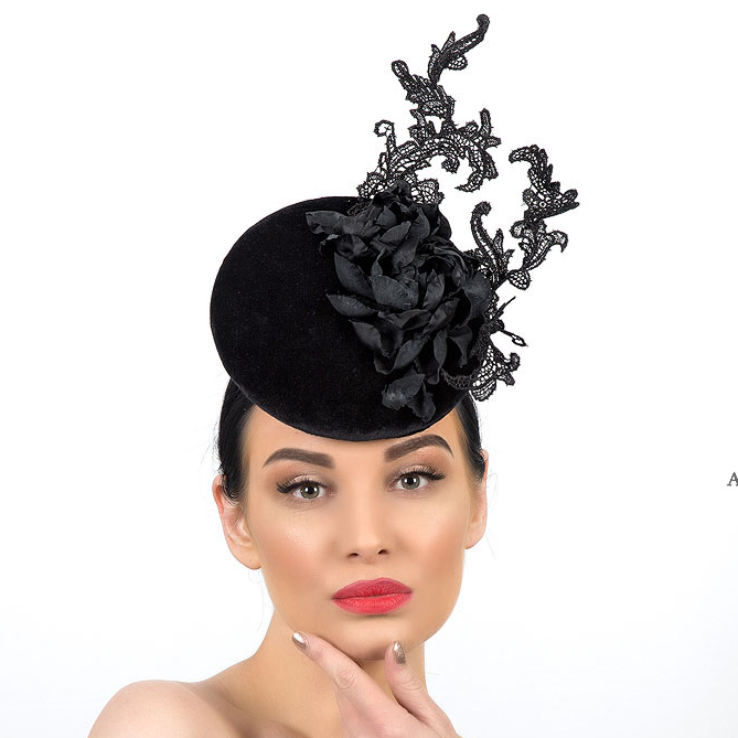 купить черную шляпку для скачек, черная женская шляпка с вуалью, купить вечернюю шляпку в Москве, купить шляпку для фотосессии в питере, черная шляпка с вуалью, шляпка с цветами, шляпка для показа, статусная шляпка, шляпка для праздника, черная дизайнерская шляпка, Анна Андриенко