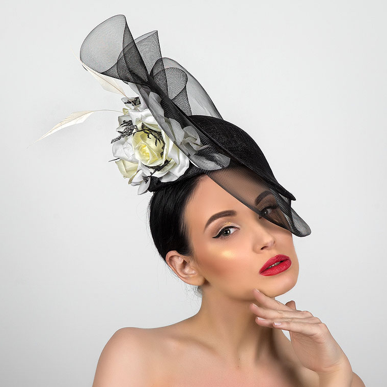 Дизайнерская шляпка от Анны Андриенко, эксклюзивная шляпка ручной работы, шляпка для скачек, эксклюзивная вечерняя шляпка, головные уборы Анны Андриенко, шляпа с цветами