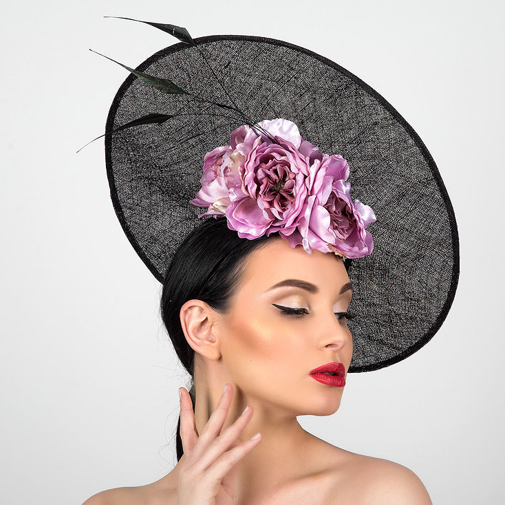 Черная дизайнерская шляпка для скачек с цветами, купить шляпку в Москве, купить черную шляпку в Питере, статусная шляпка, шляпка для фотосессии, вечерняя шляпка, дизайнерская шляпка, Анна Андриенко