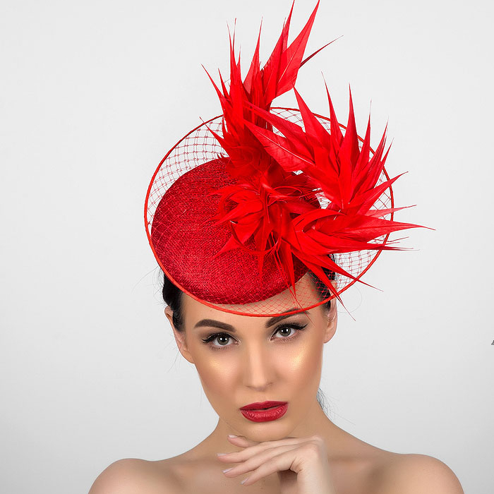 купить красную шляпу женскую, шляпу +с большими полями +и цветами купить, Анна Андриенко шляпки, светская шляпа , шляпы +для скачек купить +в москве, дизайнерские шляпа москва,