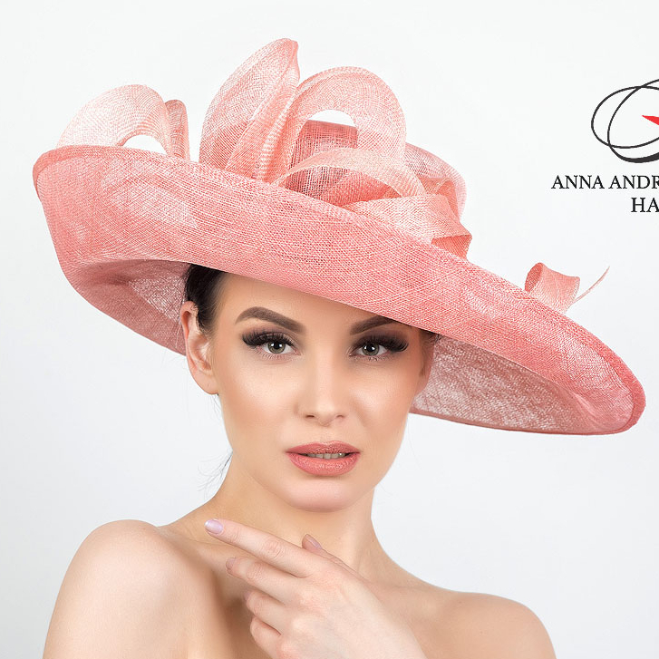 купить широкополую шляпу женскую, шляпа из синамей, коричневая шляпка с полями, шляпки +для скачек купить +в москве, шляпа +с бантом, дизайнерские женские шляпки, купить летнюю шляпу женскую, эксклюзивные шляпки Анна Андриенко спб
