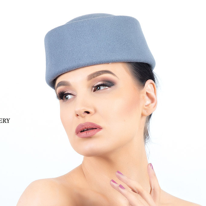 Шляпка таблетка женская из фетра Серо-голубой