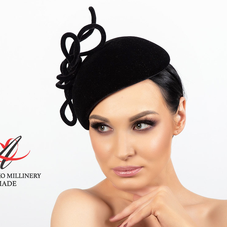 Черная вечерняя бархатная шляпка , дизайнерские головные уборы Анна Андриенко