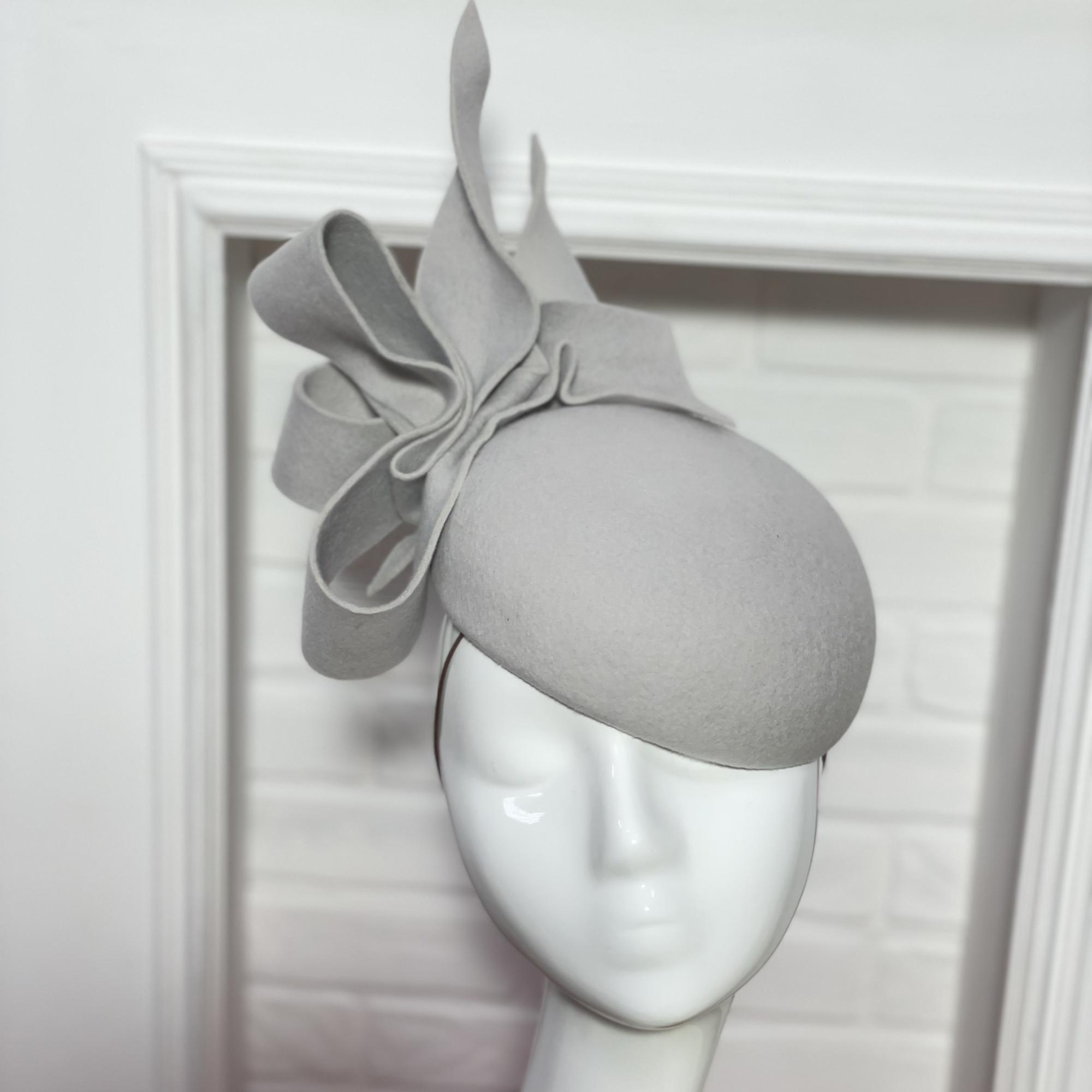 Анна Андриенко, дизайнерская шляпка, шляпка из фетра, шляпка таблетка, серая шляпка с бантом, фетровая шляпка, женская шляпка