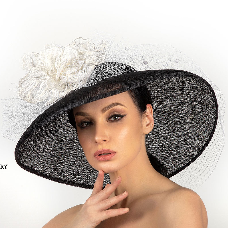 Черная широкополая шляпа из Синамей купить в Москве, шляпка для скачек купить в Питере, дизайнерские шляпы Анна Андриенко