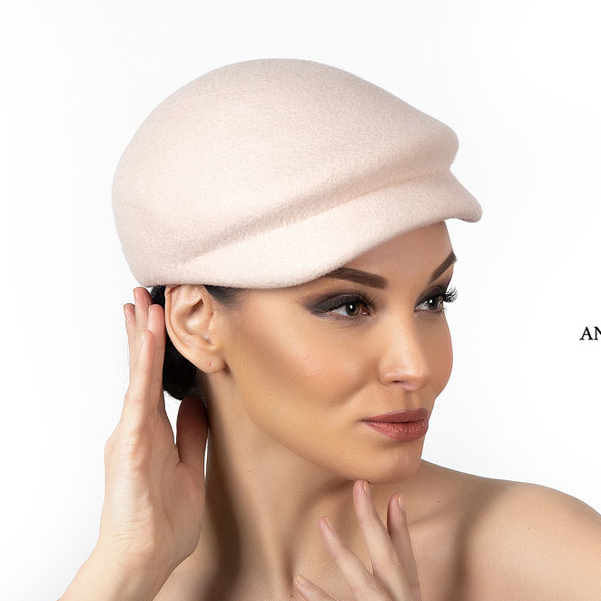 Кепка женская  кремовая, шляпка из фетра с козырьком, дизайнерские головные уборы Анна Андриенко