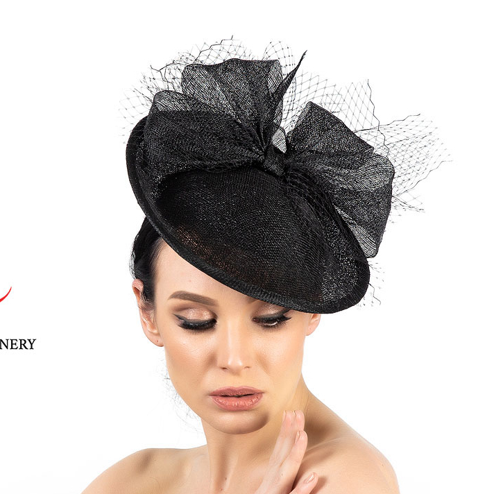 головной убор черная вечерняя шляпка  для скачек