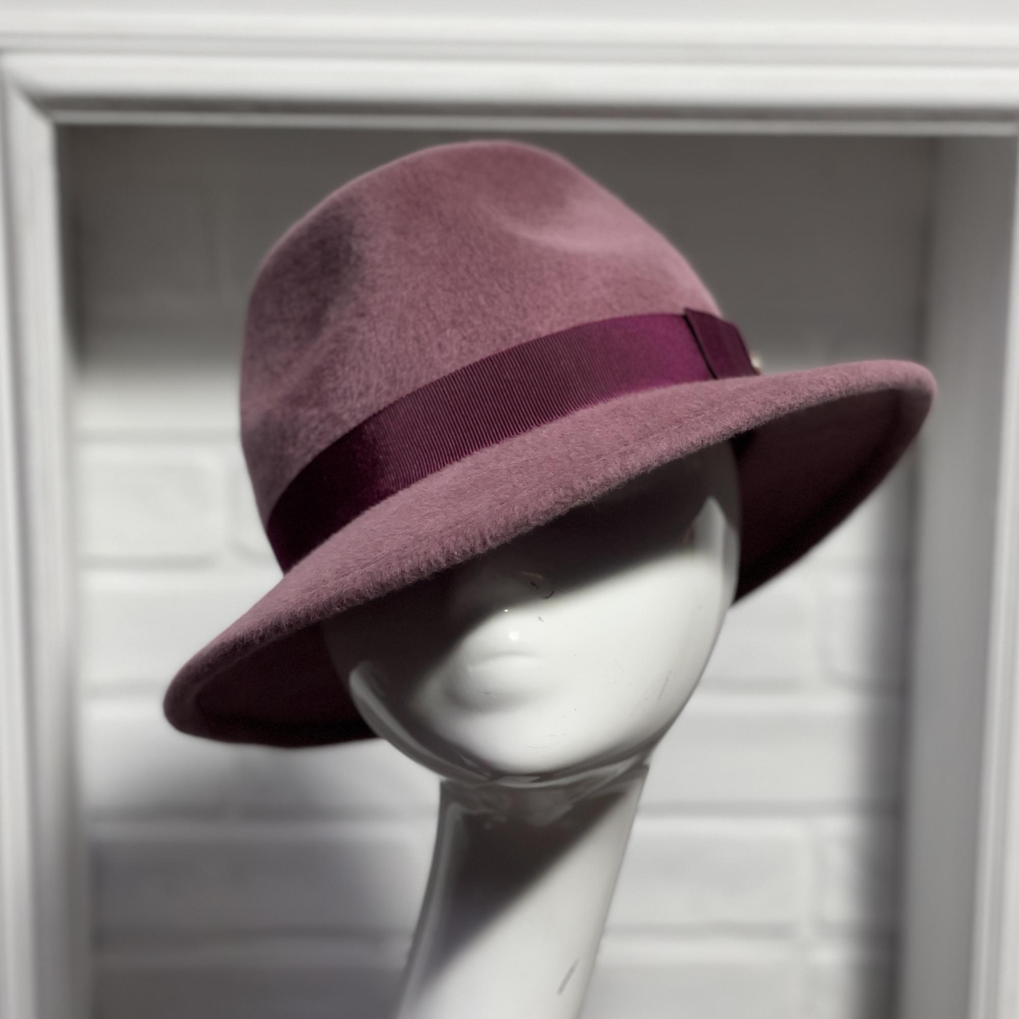 Женская шляпа из велюра розовая, дизайнерские головные уборы Анна Андриенко Санкт Петербург