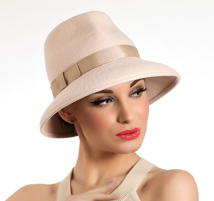 Шляпа, шляпка, стильна шляпа, головной убор, ручная работа, женский головной убор, фетр, шляпа из фетра, осеняя шляпка, зимняя шляпка, шляпка на осень, ретро шляпа, классическая шляпа, женская шляпа, трилби, шляпа трилби, федора, шляпа федора, Анна Андриенко, молочная шляпа, белая шляпа