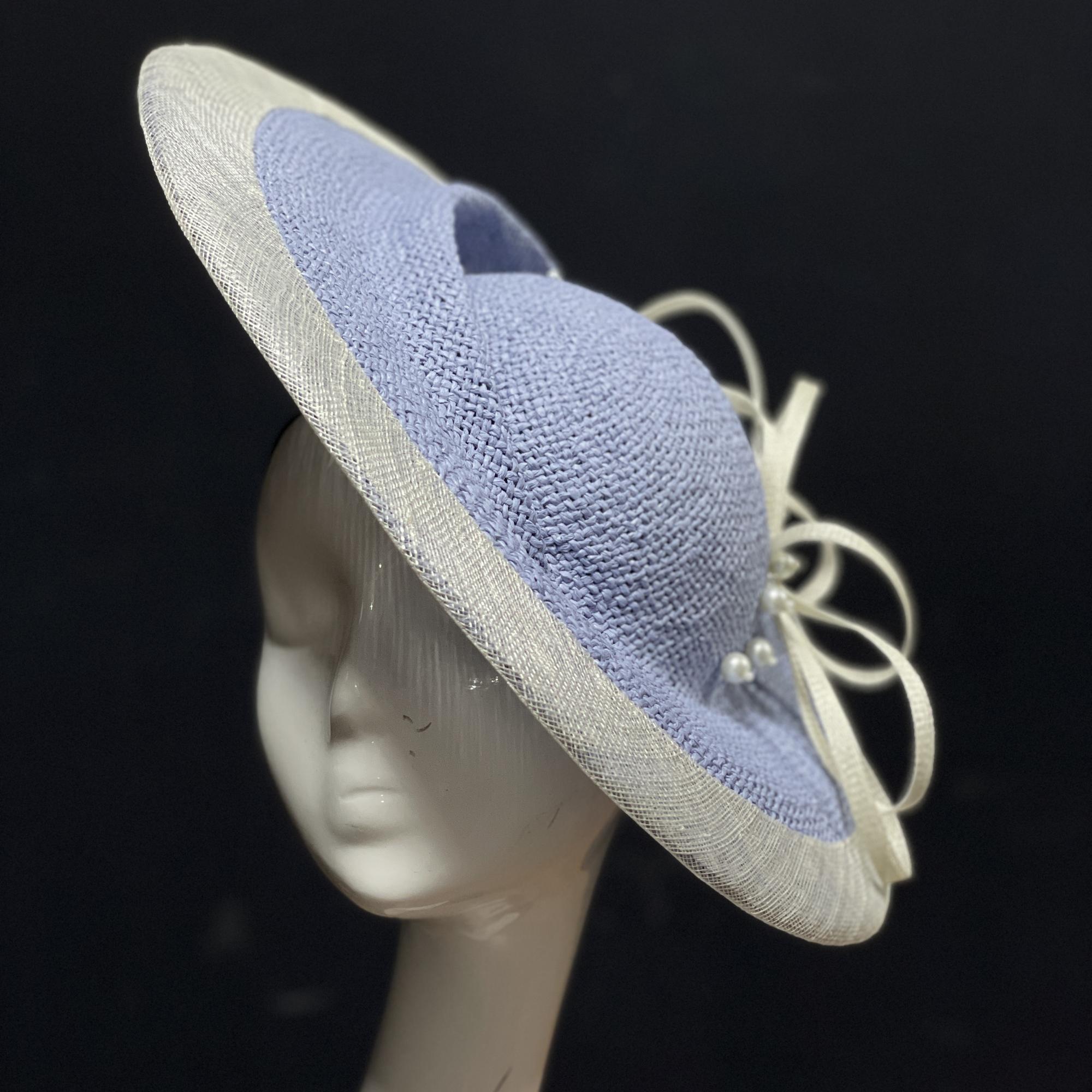 купить шляпку для скачек в москве, шляпки для скачек, шляпки для свадьбы, свадебная шляпка, женская шляпка, белая шляпка, шляпка с перьями, купить шляпку спб, вечерняя шляпка, шляпка для праздника, шляпка для невесты, светская шляпка, дизайнерская шляпка, Анна Андриенко, шляпки для ипподрома