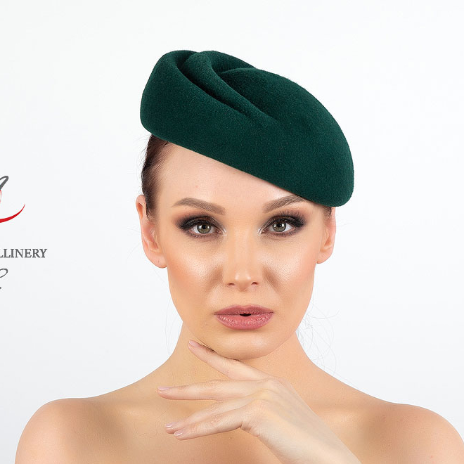 Шляпка таблетка зеленая из фетра, дизайнерские шляпки Анна Андриенко, купить шляпку в Москве