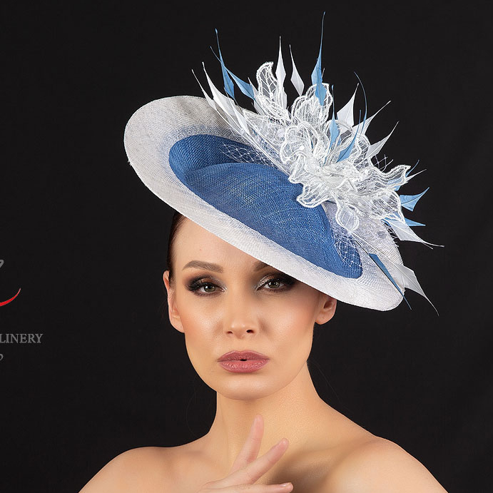 купить шляпку для скачек в москве, шляпки для скачек, шляпки для свадьбы, свадебная шляпка, женская шляпка, голубая с белым шляпка, шляпка с перьями, купить шляпку спб, вечерняя шляпка, шляпка для праздника, светская шляпка, дизайнерская шляпка, Анна Андриенко