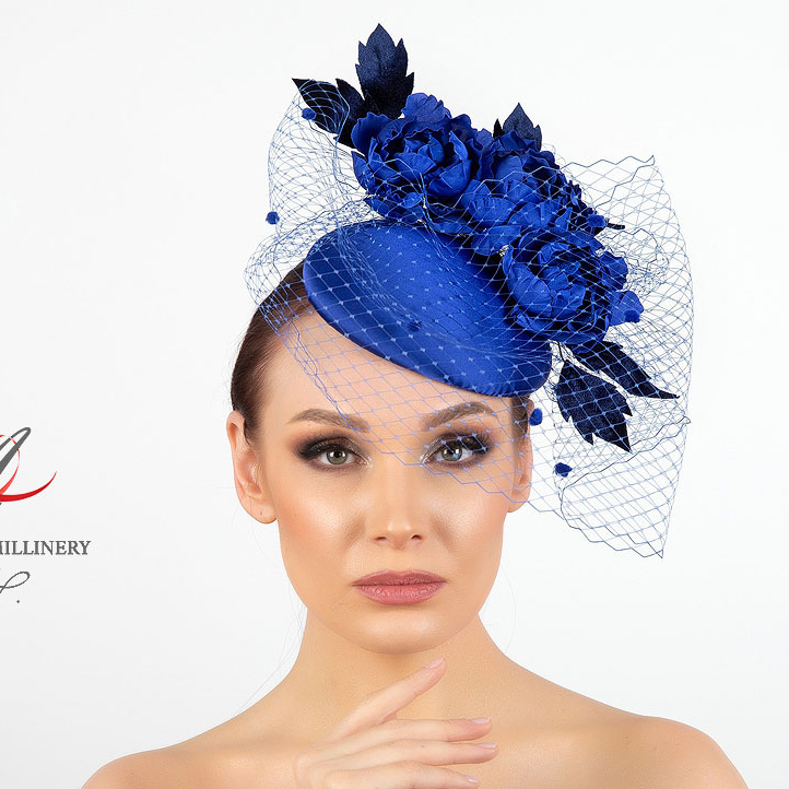 купить синюю шляпку с вуалью, шляпка для скачек, женские шляпки спб, дизайнерские шляпки Анна Андриенко, свадебные шляпки вуалетки, вечерние шляпки купить в москве