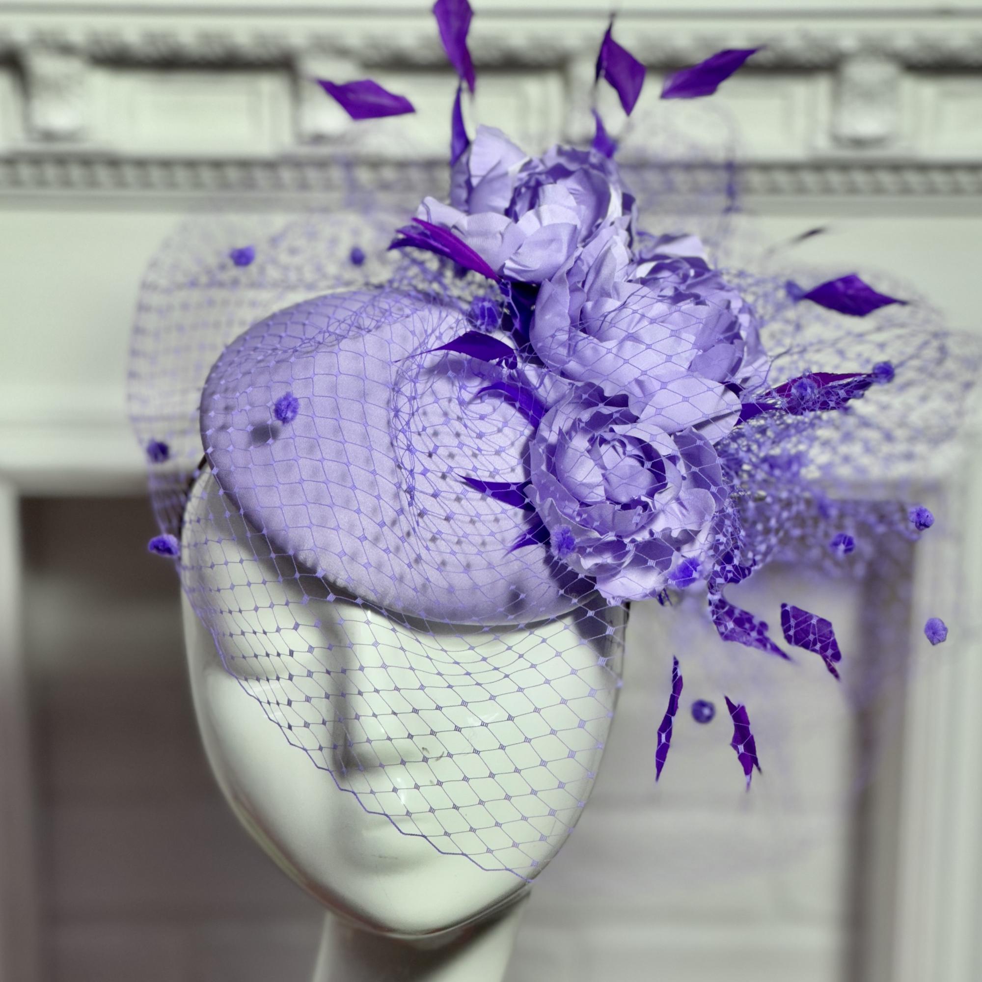 купить сиреневую шляпку +с вуалью, шляпка +для скачек, женские шляпки спб, дизайнерские шляпки Анна Андриенко, свадебные шляпки вуалетки, шляпки питер, вечерние шляпки купить +в москве