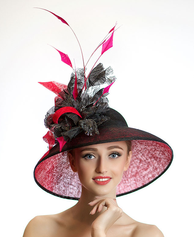 шляпа, элегантная шляпа, широкополая шляпа, черная шляпа, летняя шляпа, шляпа с перьями, шляпа с цветком, дизайнерская шляпа, Анна Андриенко, шляпа для скачек, шляпа для свадьбы, шляпа для праздника, шляпа для фотосессии