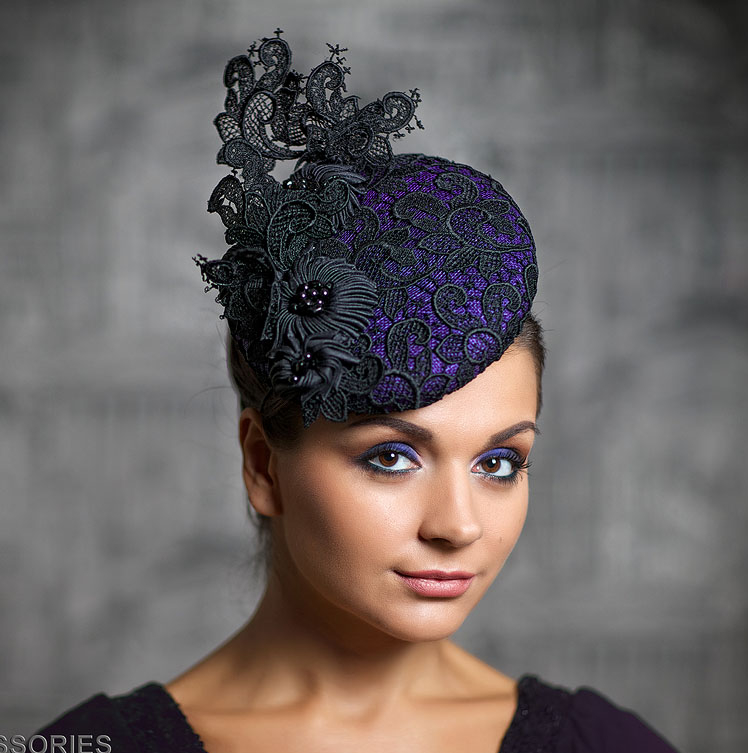 шляпка, вечерняя шляпка, шляпка таблетка, кружево, шляпка с кружевом, ручная работа, шляпка для скачек, котельная шляпка, шляпка для праздника, черная шляпка, фиолетовая шляпка, головной убор