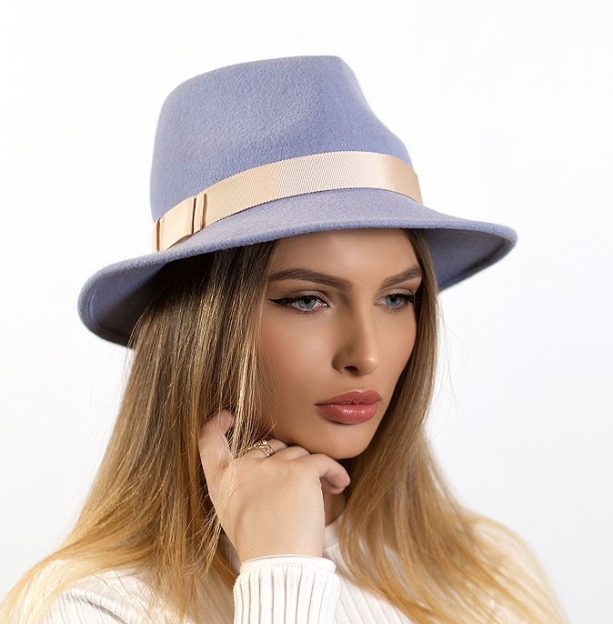 голубая фетровая шляпа, купить шляпу, шляпа с полями, классическая шляпа, женская шляпа, фетровая шляпа, шляпа из фетра, весенняя шляпа, стильная шляпа, модная шляпа, осенняя шляпа, зимняя шляпа