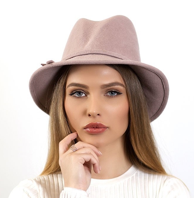 асимметричная шляпа, фетровая шляпа, шляпа из фетра, купить шляпу, женская шляпа, шляпа с асимметричной тульей, стильная шляпа, весенняя шляпа, осенняя шляпа, шляпа из фетра, бежевая шляпа, модная шляпа, дизайнерская шляпа