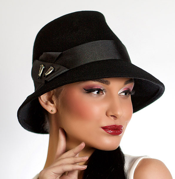 Шляпа, шляпка, стильна шляпа, головной убор, ручная работа, женский головной убор, фетр, шляпа из фетра, осеняя шляпка, зимняя шляпка, шляпка на осень,ретро шляпа, классическая шляпа, женская шляпа, трилби, шляпа трилби, федора, шляпа федора, Анна Андриенко, черная шляпа, коричневый ремешок