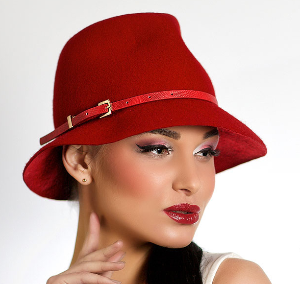 Шляпа, шляпка, стильна шляпа, головной убор, ручная работа, женский головной убор, фетр, шляпа из фетра, осеняя шляпка, зимняя шляпка, шляпка на осень,ретро шляпа, классическая шляпа, женская шляпа, трилби, шляпа трилби, федора, шляпа федора, Анна Андриенко, Красная шляпа, черный цветок