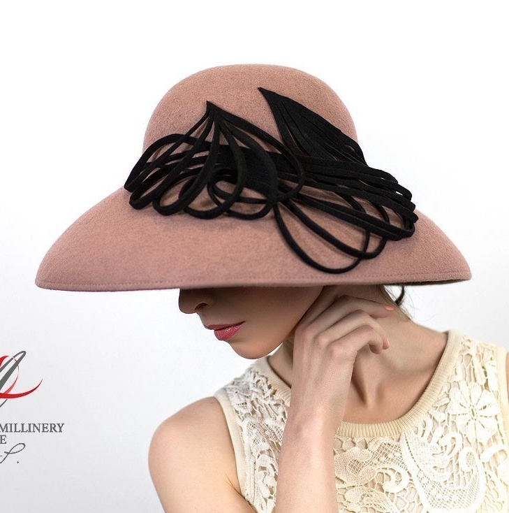 женская широкополая фетровая шляпа, шляпа как у одри хепберн купить, бежевая шляпа, осенняя шляпа, весенняя шляпа, шляпа как у Одри Хепберн, купить шляпу с полями в москве, купить шляпу спб, дизайнерская шляпа, Анна Андриенко