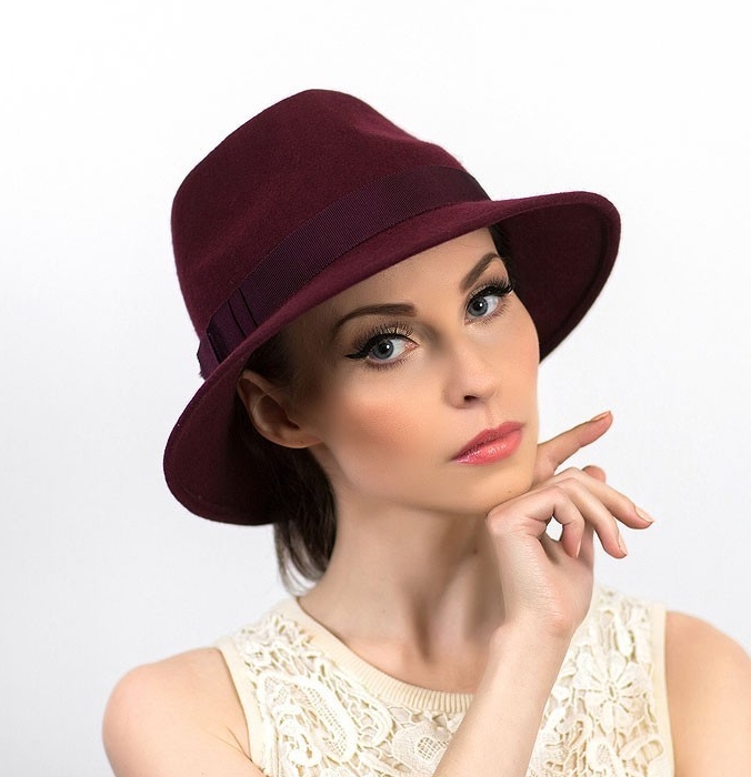 купить осеннюю шляпу, женская бордовая шляпа6 весенняя шляпа, мужская шляпа, шляпа с замятинами, шляпа с заломами, классическая шляпа, фетровая шляпа, шляпа с полями, купить шляпу в москве, купить бордовую шляпу спб, дизайнерская шляпа, Анна Андриенко