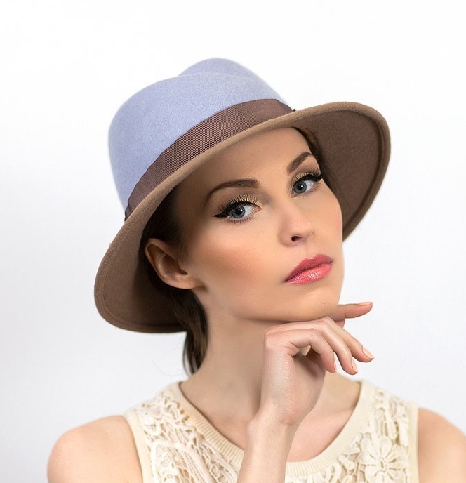 двухцветная шляпа, купить шляпу, купить фетровую шляпу, купить женскую шляпу, модная шляпа, голубая шляпа, коричневая шляпа, классическая шляпа, шляпа с полями, весенняя шляпа, осенняя шляпа, зимняя шляпа