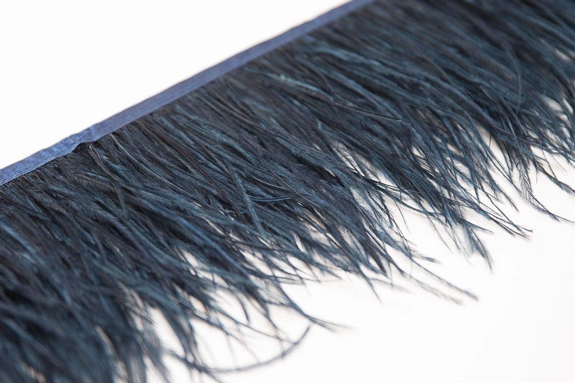 темно-синие перья, купить перья страуса на ленте спб, перья для платья, перья для юбки, перья для окантовки, купить темно-синие перья, страусиные перья, перья для декора, перья для костюма