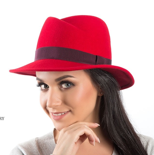 купить красную фетровую шляпу, шляпа из фетра, фетровая шляпа, женская шляпа, весенняя шляпа, шляпа с маленькими полями, осенняя шляпа, модная шляпа, стильная шляпа, шляпа федора, шляпа трилби, шляпа борсалино, дизайнерская шляпа, Анна Андриенко