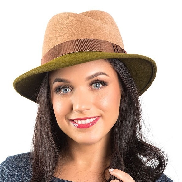 шляпы велюровые женские, купить велюровую шляпу, женские велюровые шляпы интернет магазин, купить шляпы женские из велюра,купить двухзцветную шляпу, купить осеннюю шляпу, купить весеннюю шляпу, купить шляпу из велюра в Питере, купить велюровую шляпу в Москве, зелено-бежевая двухцветная шляпа, купить дизайнерскую шляпу, Анна Андриенко