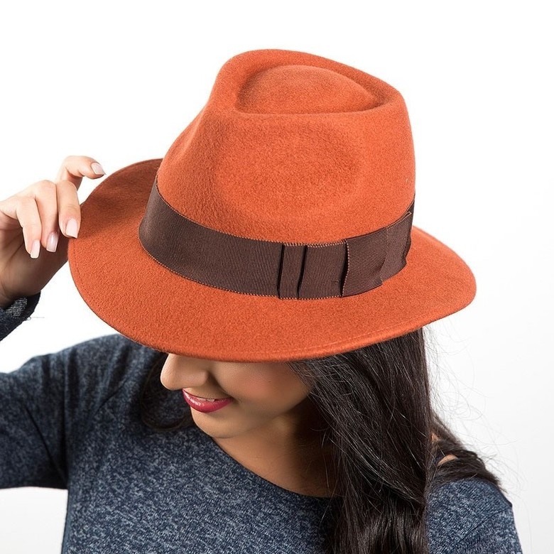 купить рыжая женская шляпа, купить фетровую шляпу в Москве, купить классическую шляпу с полями в Питере, купить шляпу федора рыжего цвета, Анна Андриенко