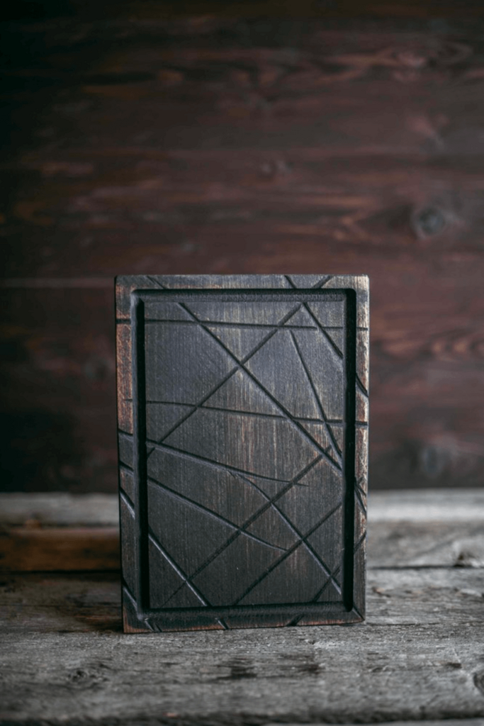 Доска для подачи дизайнерская квадратная темная-2