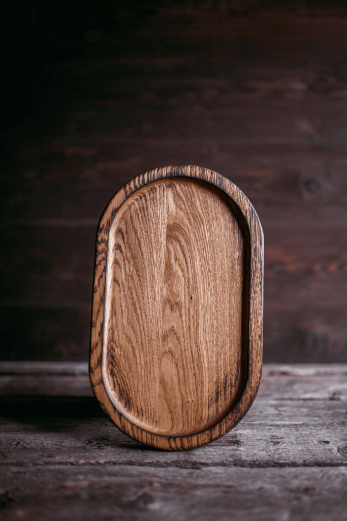 Доска для подачи овальная светлая 3