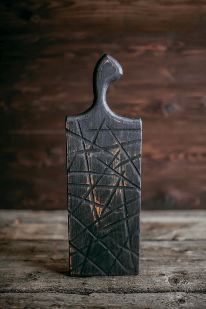 Доска разделочная дизайнерская с узорами черная 2