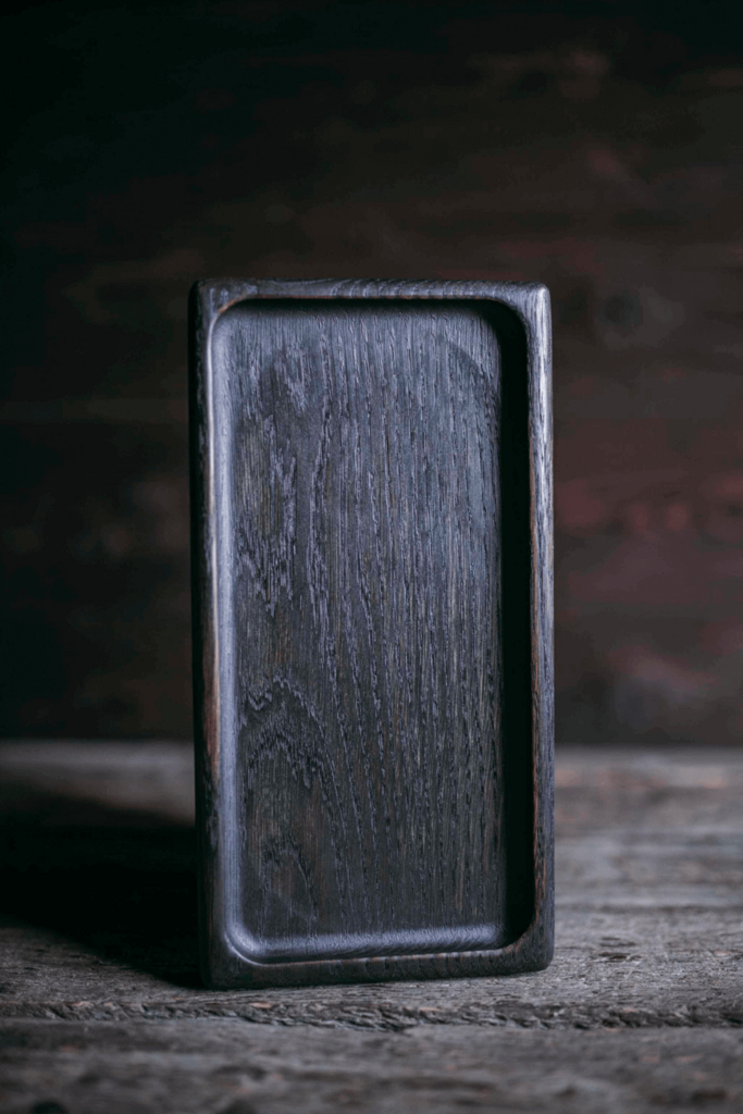 Доска для подачи с скругленными углами темная