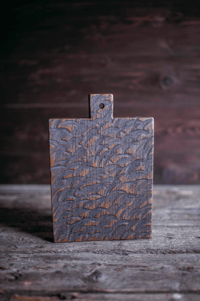 Доска дизайнерская с шероховатостью коричневая