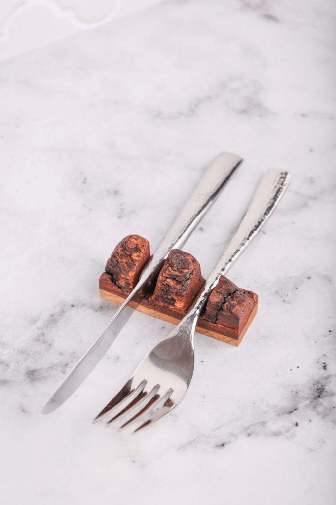 Подставка под столовые приборы.