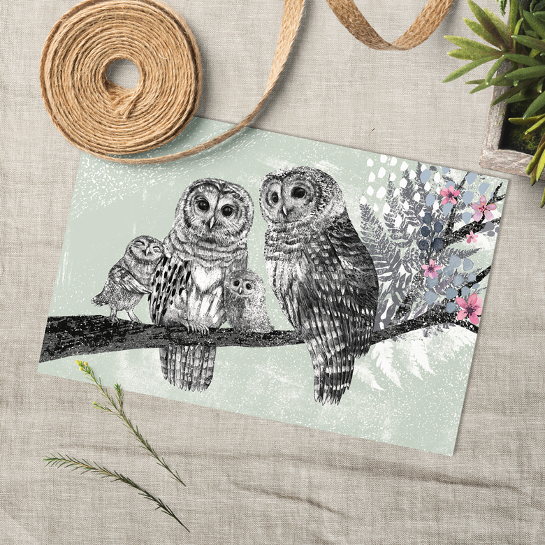 Совиная семья на весенней ветке - открытка