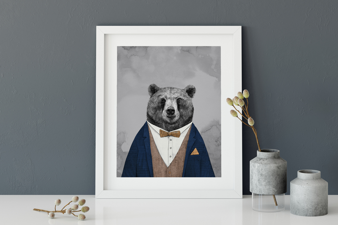 Медведь в костюме