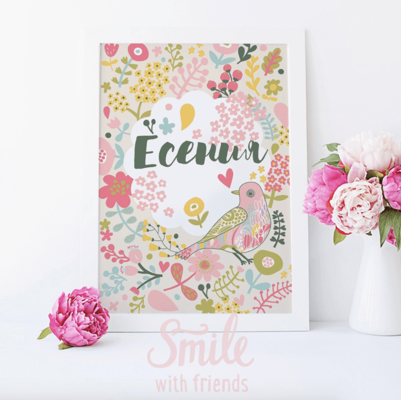 Имя девочки в цветах и с птичкой