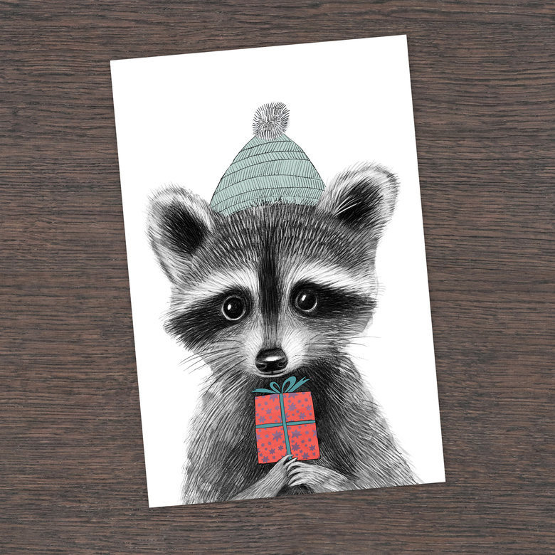 Малыш енотик с подарком - открытка