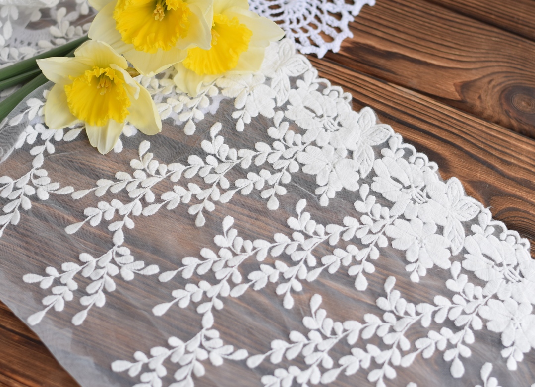 Вышивка на сетке