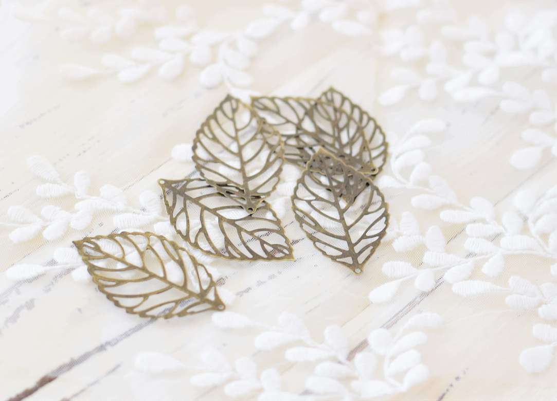 Металлическое украшение Листик (4.4x2.6см) - 5шт (Китай)